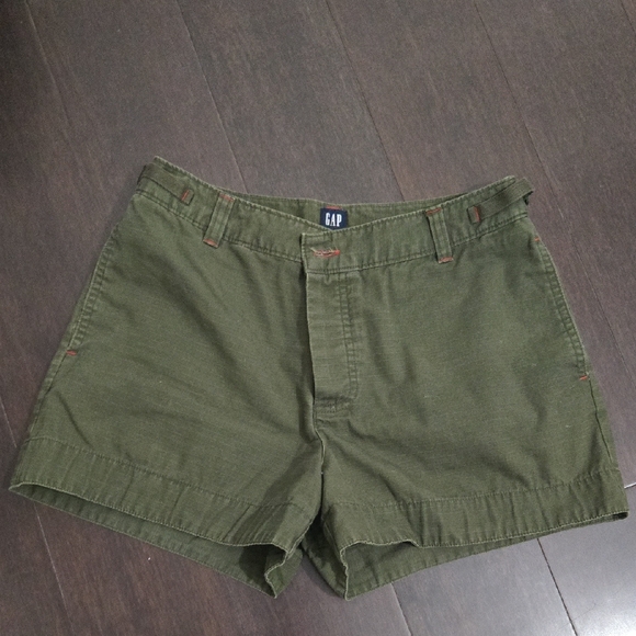GAP Pants - GAP Men's Classic Green Flat Front Shorts